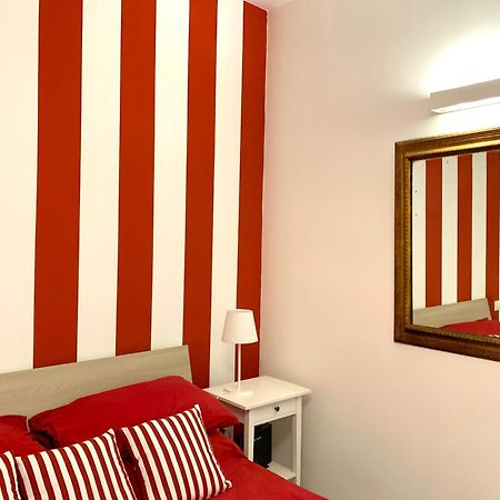 Casa Giulia, Nuovo Appartamento In Centro! Napoli Eksteriør billede